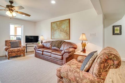 Peaceful Missouri Getaway with Valley View and Patio! House in Ozark Mountains