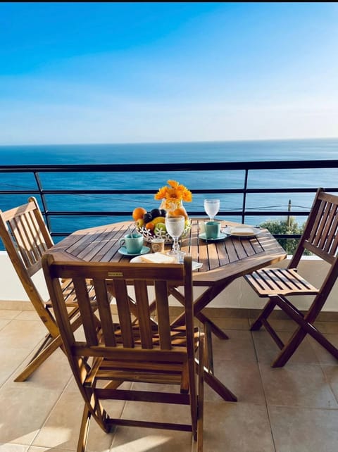 Patio, Day, Natural landscape, View (from property/room), Balcony/Terrace, Dining area, Sea view
