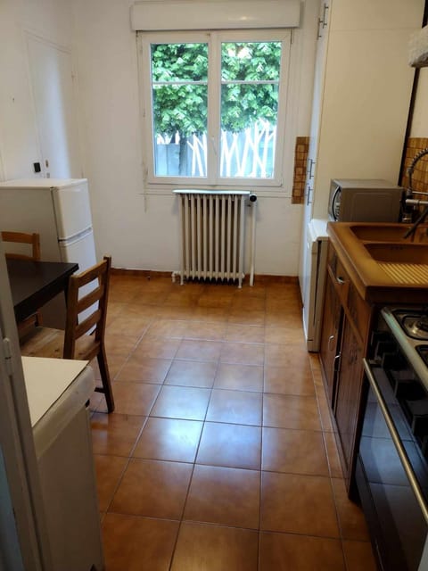 1 Chambre Privée 1 à 2 Voyageurs ,Cuisine & Toilette Partagées ,1 Room Private 1 at 2 Guests,Shares Kitchen &Toilet Bed and Breakfast in Vitry-sur-Seine