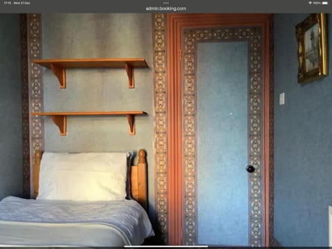 Country Cream in City House Vacation rental in Sunderland