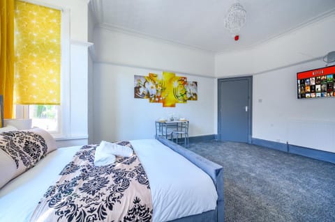 -RF7H- For your relaxed & Cosy Free Parking Vacation rental in Leeds