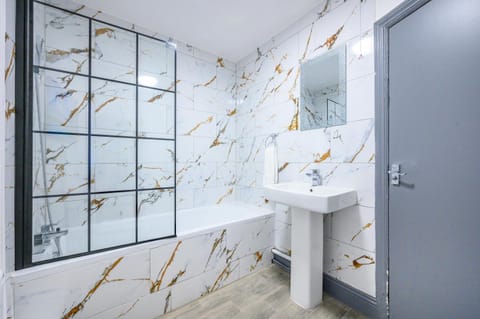 -RF7H- For your relaxed & Cosy Free Parking Vacation rental in Leeds