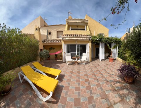 Property building, Patio, Day, Garden