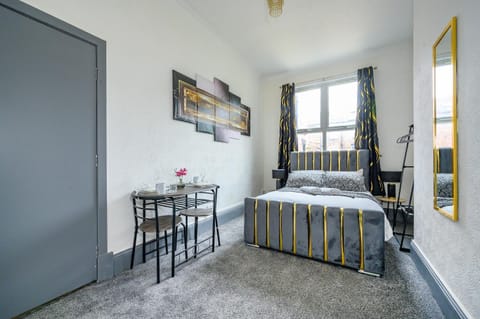 *RG7H*For your relaxed & Cosy Free Parking Vacation rental in Leeds