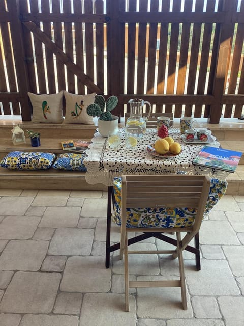 Patio, Dining area