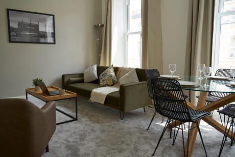 Seating area, Dining area