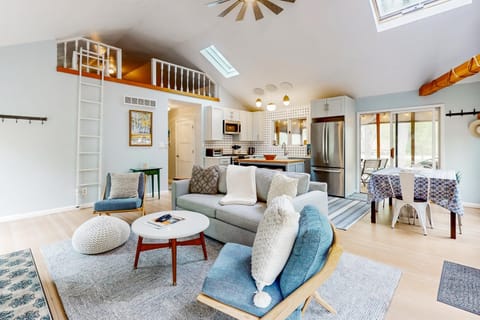 Livywood Cottage House in Michigan