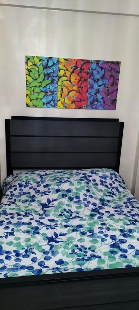 Shower, Toilet, Bed, Bathroom, Living room, Seating area, Dining area, Bedroom, Pets, Guests, Pool view, Area and facilities, Swimming pool, children, young children, older children, bidet, furniture, internet, pet friendly, stove, toaster, towels, kitchen, acessibility, air conditioner