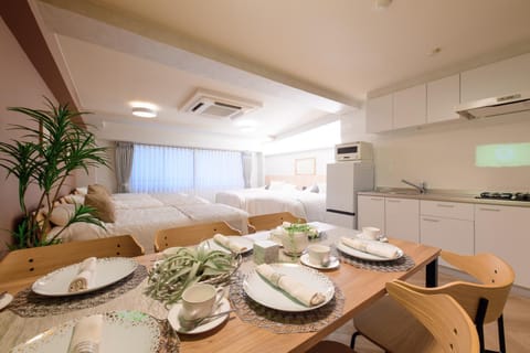 Kitchen or kitchenette, Dining area, air conditioner