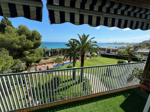 Garden view, Sea view
