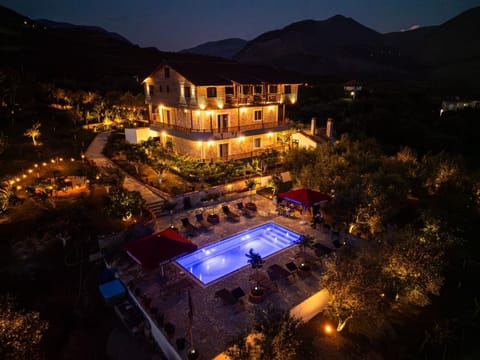 Natural landscape, Bedroom, Pool view, Pool view, Swimming pool, fireplace, fireplace