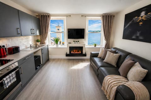 TV and multimedia, Kitchen or kitchenette, Sea view, fireplace, pet friendly