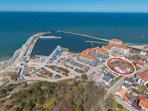 Bird's eye view, Location