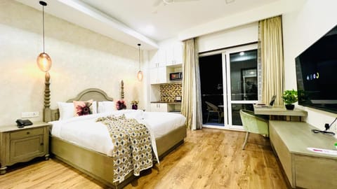Photo of the whole room, Bedroom