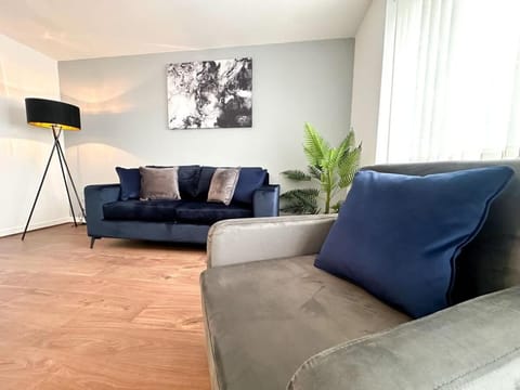 Moor House by Blue Skies Stays House in Darlington