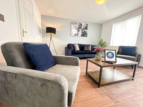 Moor House by Blue Skies Stays House in Darlington