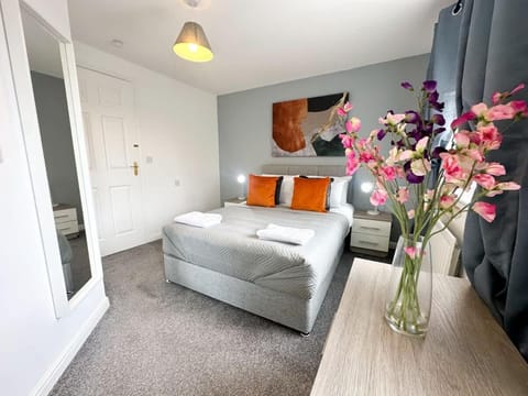 Moor House by Blue Skies Stays House in Darlington