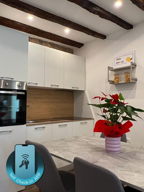 Decorative detail, Seating area, Dining area, kitchen