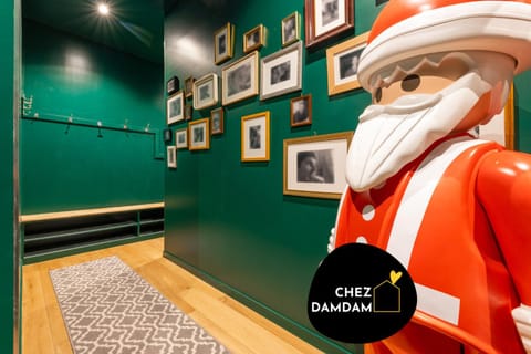 CHEZDAMDAM - le Loft du Stade - 6 chambres - terrasse - arcade Apartment in Saint-Denis, France