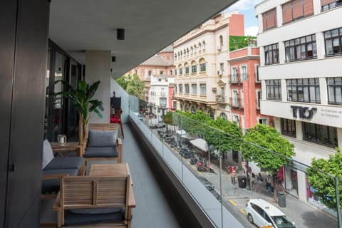 Balcony/Terrace, City view, Street view