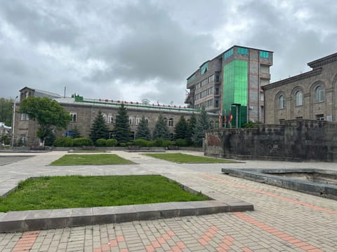 Property building, Garden view, Location