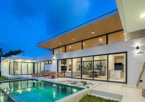 Property building, Balcony/Terrace, Pool view, Swimming pool, Sunset