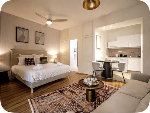 Kitchen or kitchenette, Living room, Bedroom