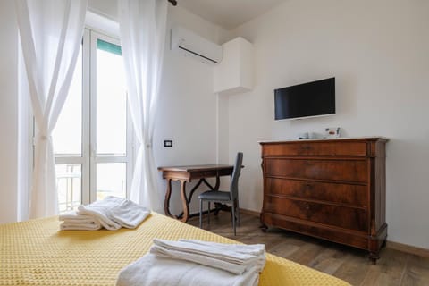 Communal lounge/ TV room, TV and multimedia, Seating area