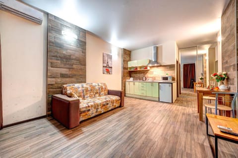 Kitchen or kitchenette, Seating area