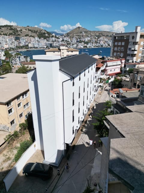 Facade/entrance, Bird's eye view