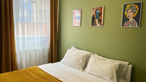 Bed, Photo of the whole room, Decorative detail, Bedroom