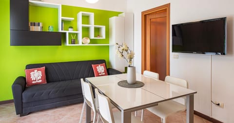 TV and multimedia, Living room, Other, Dining area