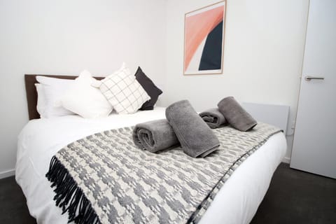 Modern Two BR | Free Parking Apartment in Taunton