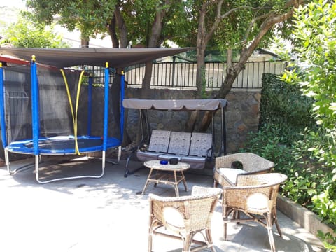 Garden, Seating area