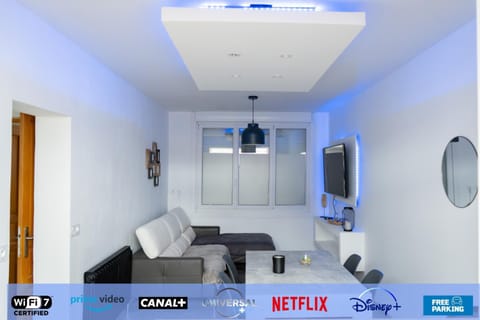 Communal lounge/ TV room, TV and multimedia, Living room