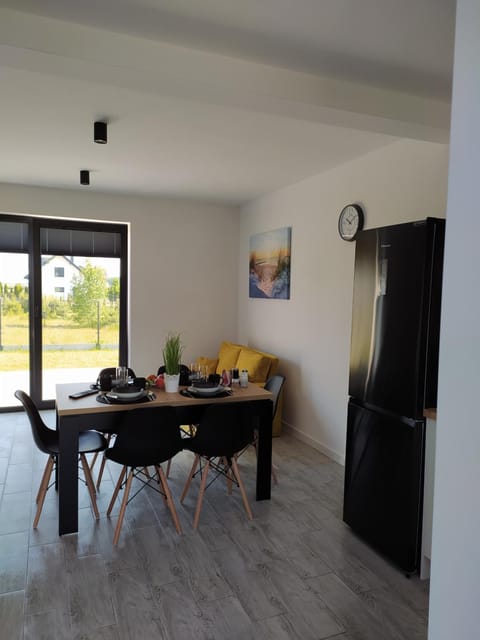 Food and drinks, Dining area, Food