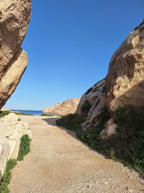 Appartement Marseillais en bord de mer - Ile du Frioul Apartment in Marseille
