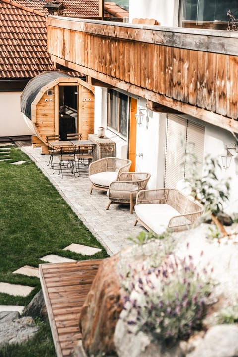 Property building, Garden, Sauna, Garden view