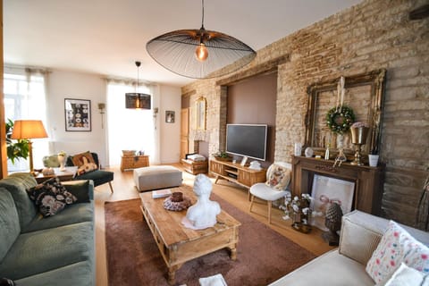 Communal lounge/ TV room, TV and multimedia, Seating area