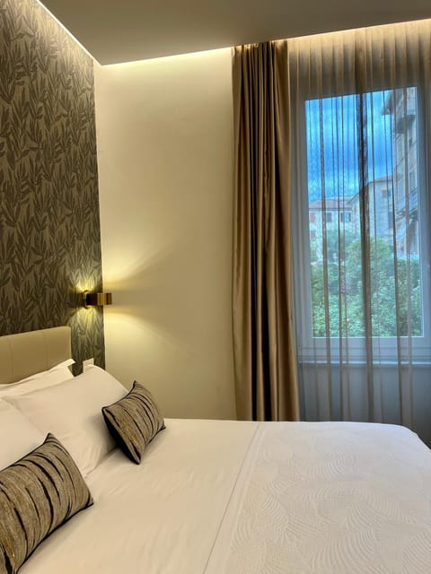 Elegant Rooms Bed and Breakfast in La Spezia