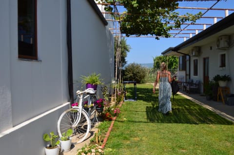 Property building, Day, Natural landscape, Garden, Garden view
