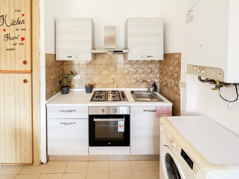 Kitchen or kitchenette, dishwasher, minibar, oven, pet friendly, stove, toaster