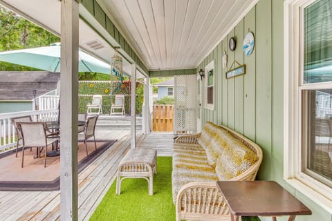 Charming Shallotte Home about 4 Mi to Ocean Isle Beach House in Ocean Isle Beach