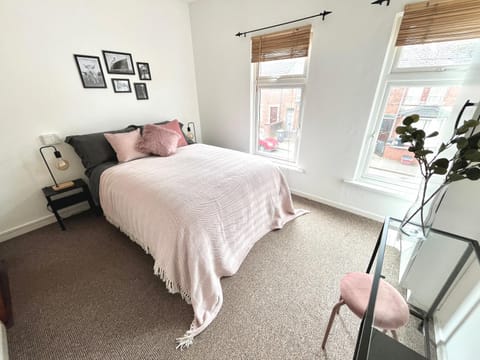 Edinburgh Street Townhouse House in Belfast