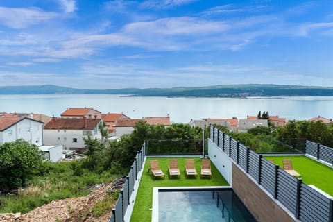 Nearby landmark, Day, Pool view, Sea view, Swimming pool, sunbed