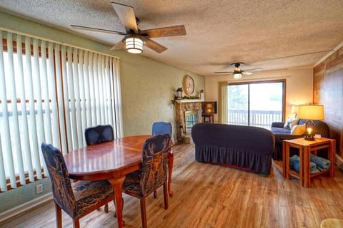 Hänsel and Gretel's Hideaway End Unit Parking! House in Beech Mountain