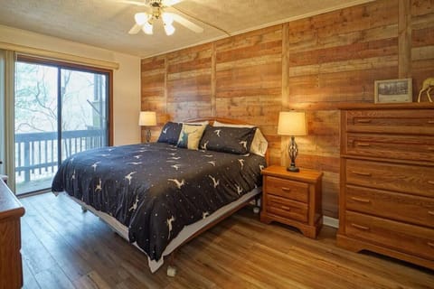 Hänsel and Gretel's Hideaway End Unit Parking! House in Beech Mountain