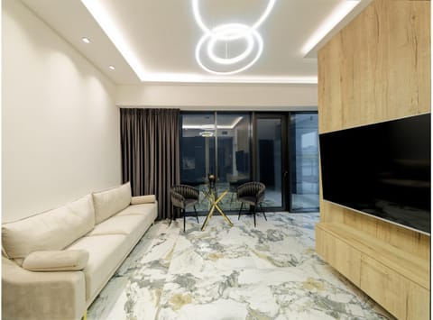 Communal lounge/ TV room, Living room, Seating area, Evening entertainment