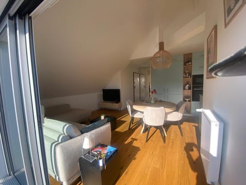 TV and multimedia, Living room, Dining area