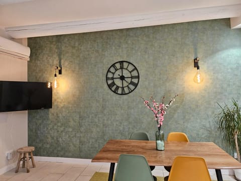 Agréable logement avec terrasse House in Marignane